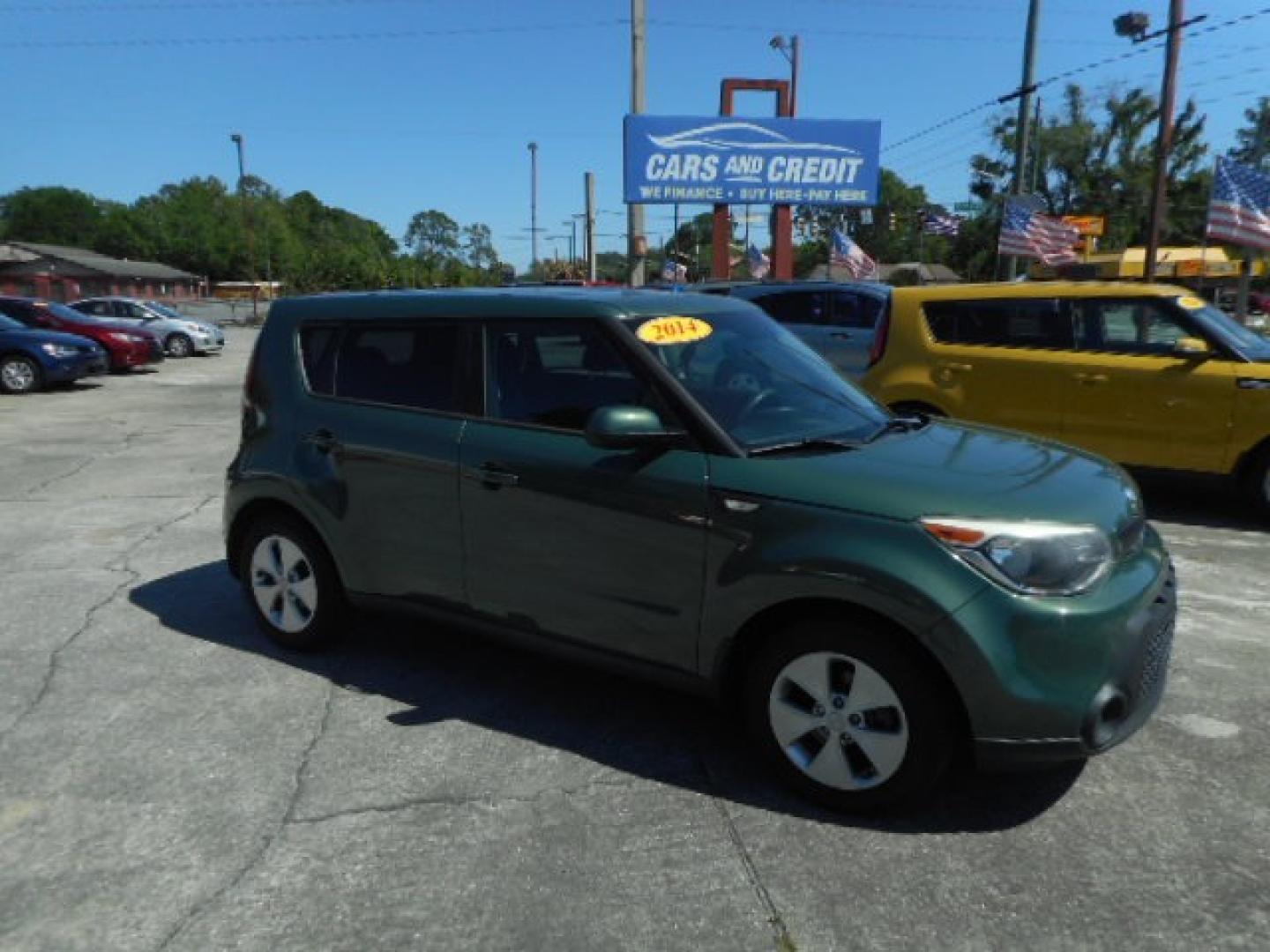 2014 GREEN KIA SOUL BASE (KNDJN2A2XE7) , located at 1200 Cassat Avenue, Jacksonville, FL, 32205, (904) 695-1885, 30.302404, -81.731033 - Photo#2